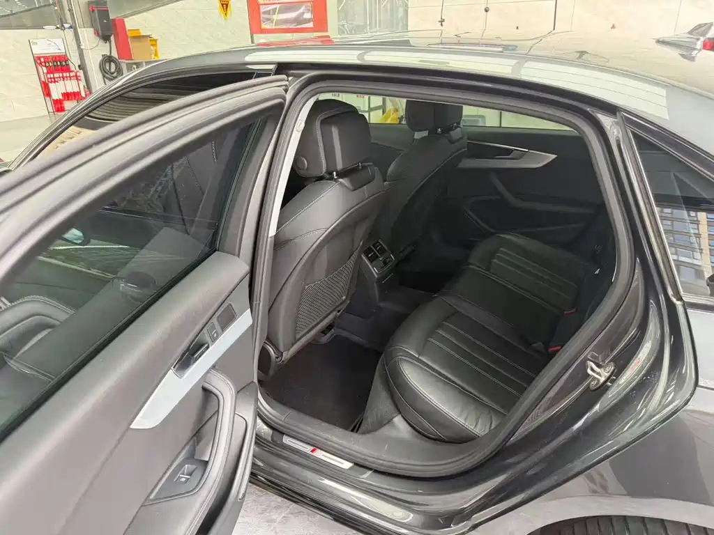 Audi A4L — миниатюра 5
