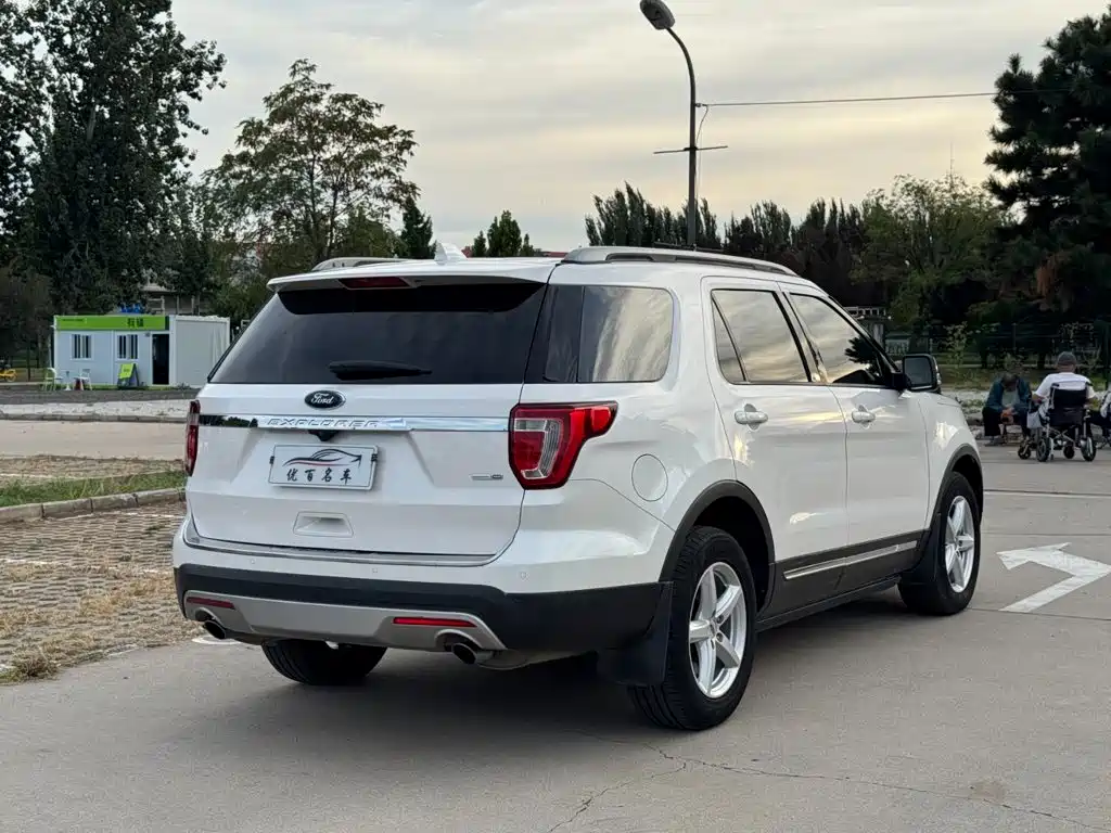 Ford Explorer (Import) — миниатюра 6