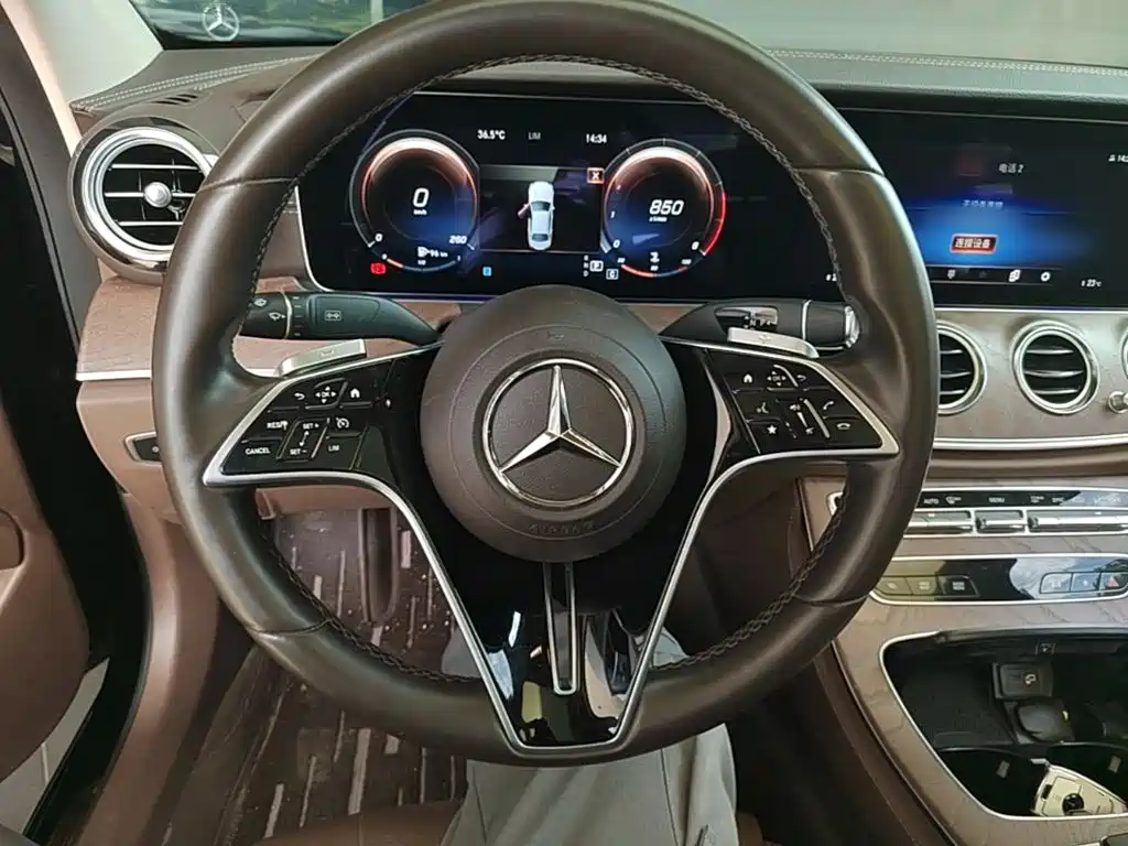 Mercedes-Benz E-Class — миниатюра 15