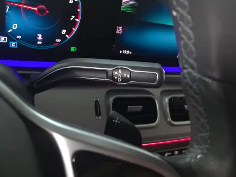 Mercedes-Benz GLE (Import) — миниатюра 16