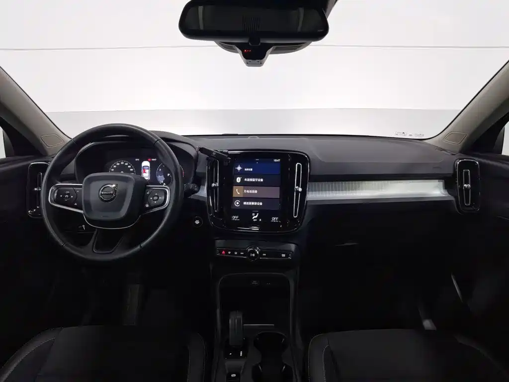 Volvo XC40 — миниатюра 5
