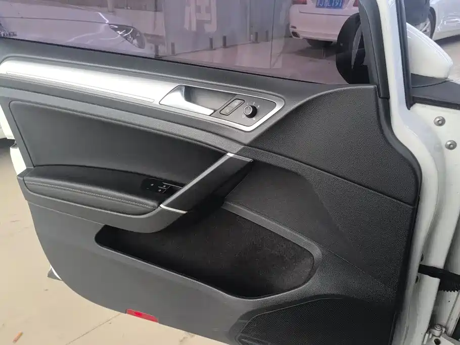 Volkswagen Golf — миниатюра 7