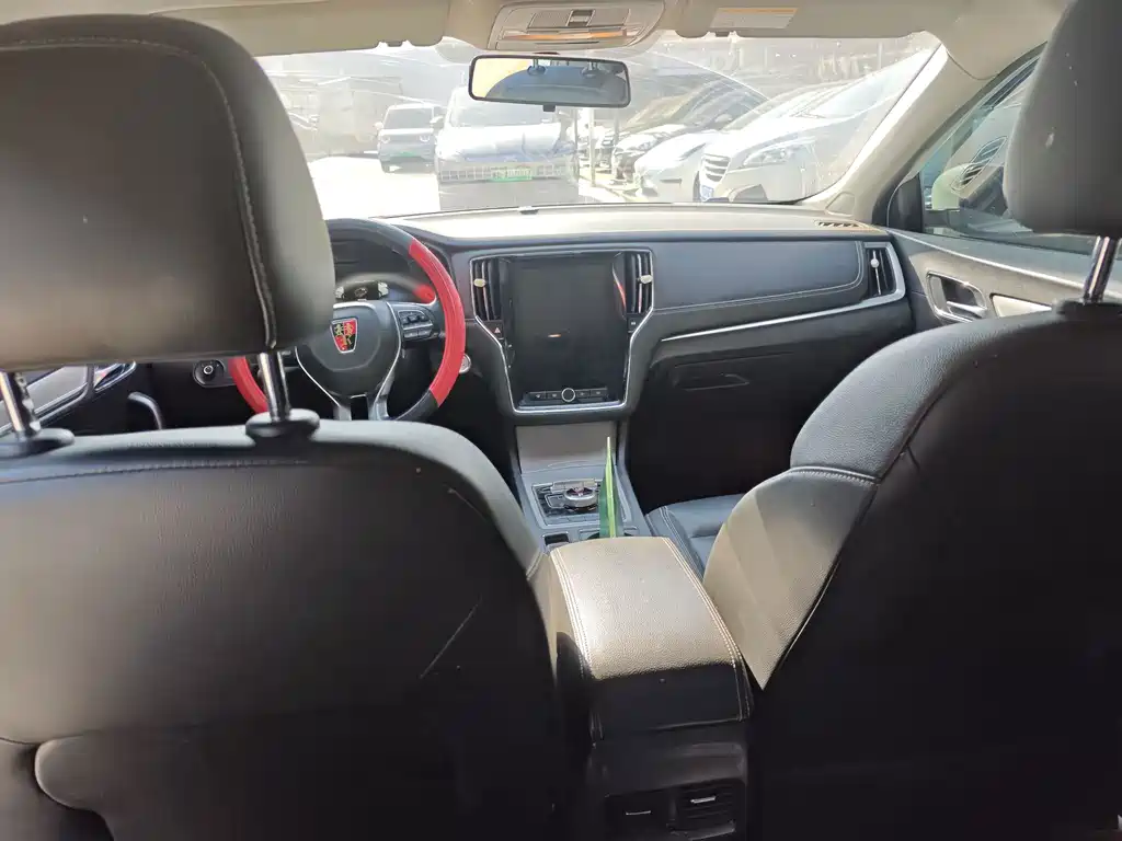 Roewe i6 New Energy — миниатюра 9