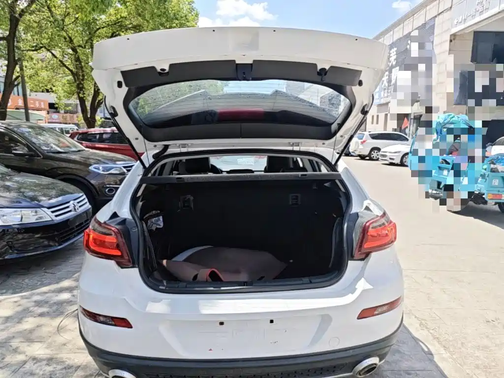 Qoros Qoros 3 — миниатюра 19