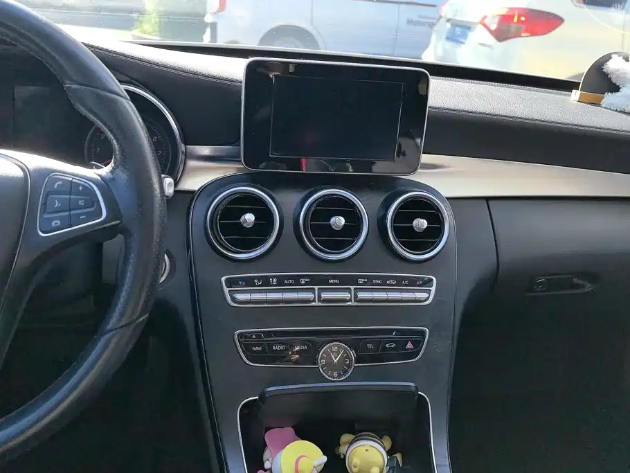 Mercedes-Benz C-Class — миниатюра 13