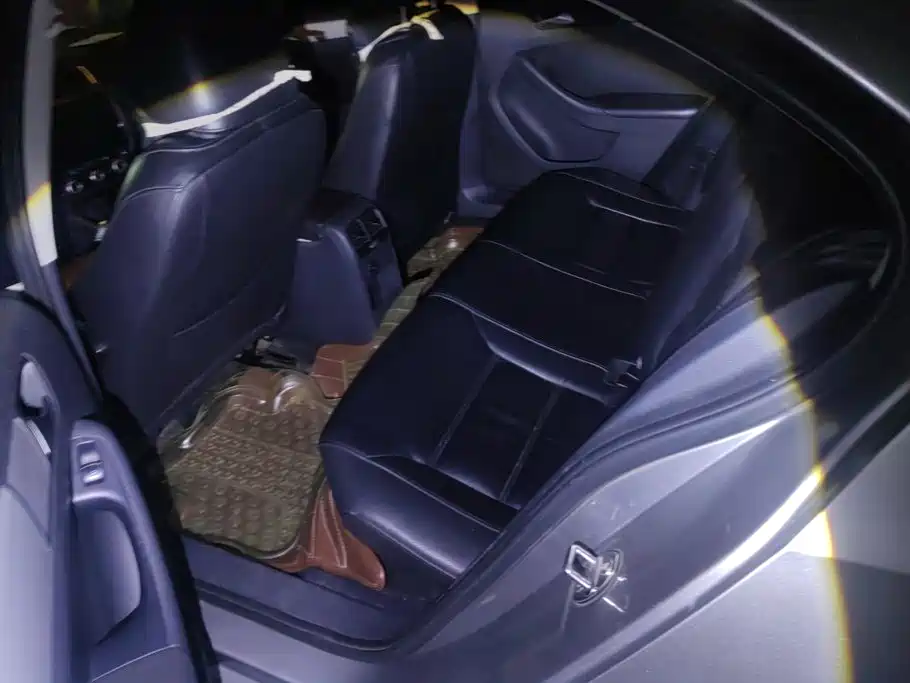 Volkswagen Sagitar — миниатюра 11