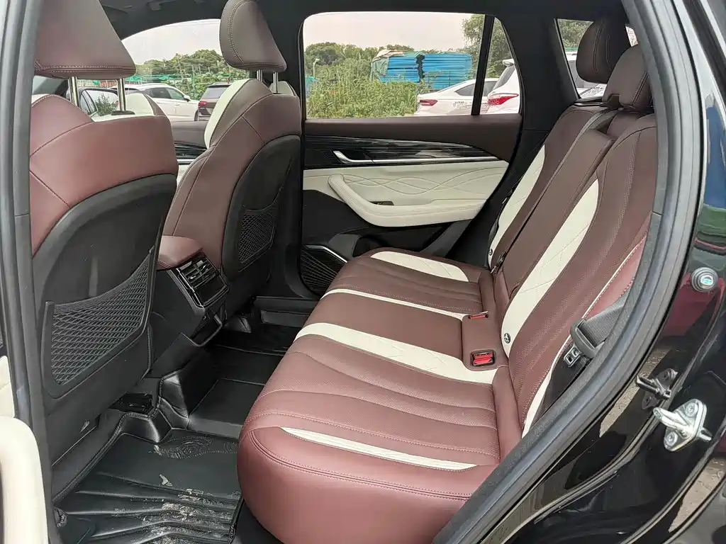 Geely Xingyue L — миниатюра 2