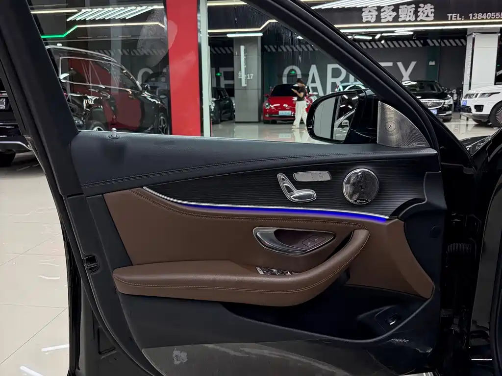 Mercedes-Benz E-Class — миниатюра 15