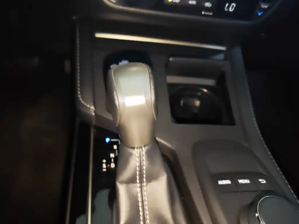 Lexus ES — миниатюра 14