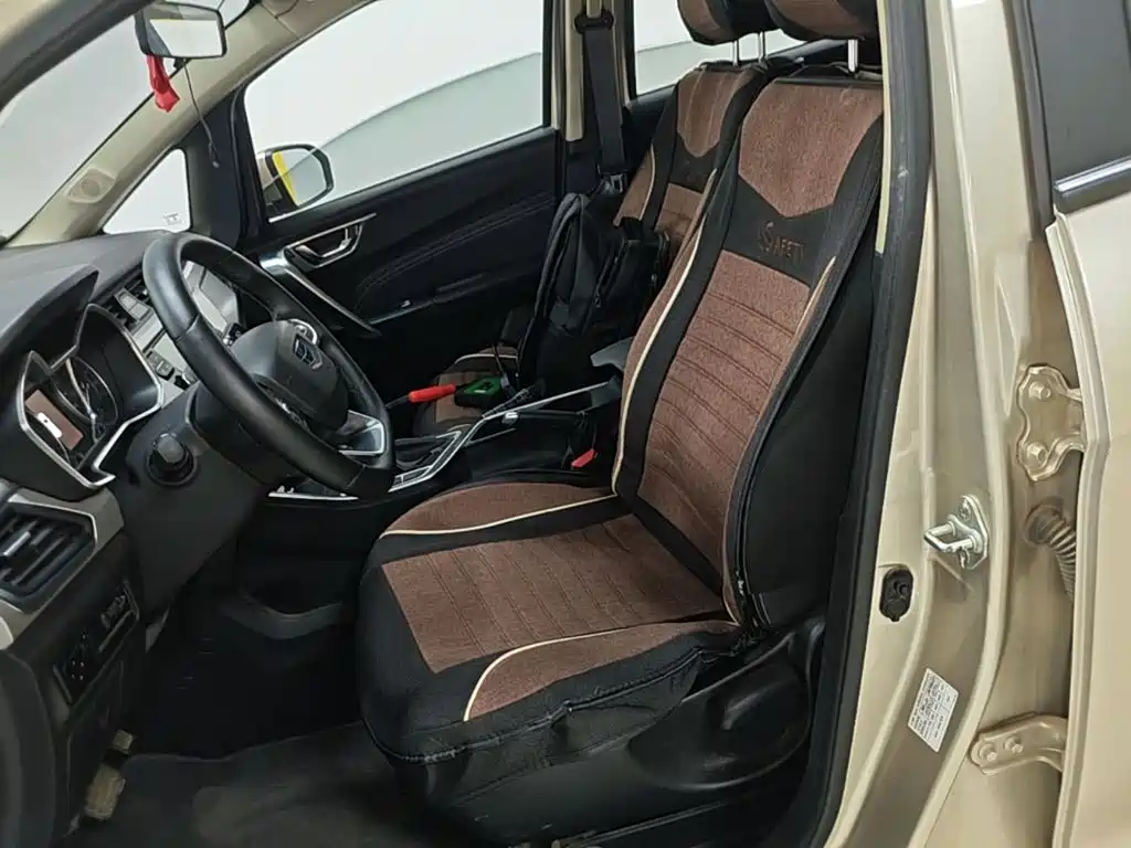 Geely Vision X3 — миниатюра 15