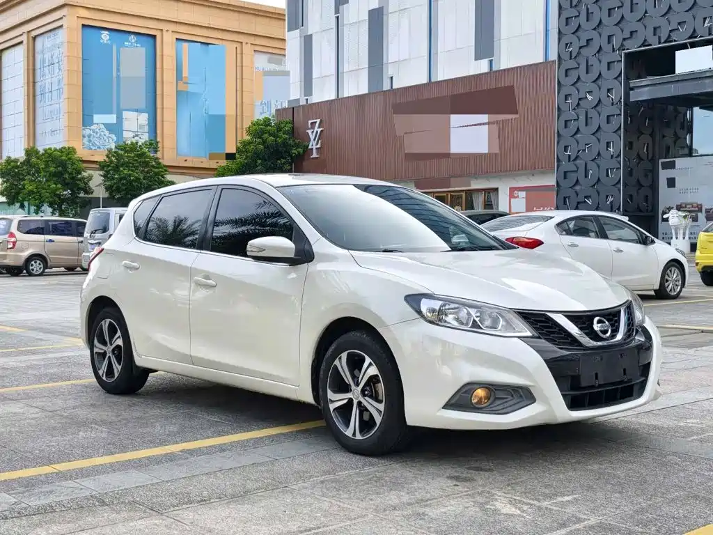 Nissan Tiida — миниатюра 3