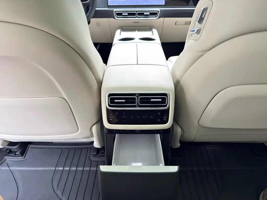 Li Auto Li L7 — миниатюра 19