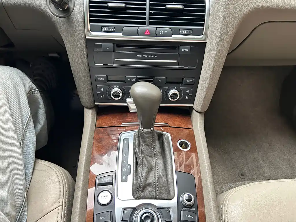 Audi Q7 — миниатюра 11