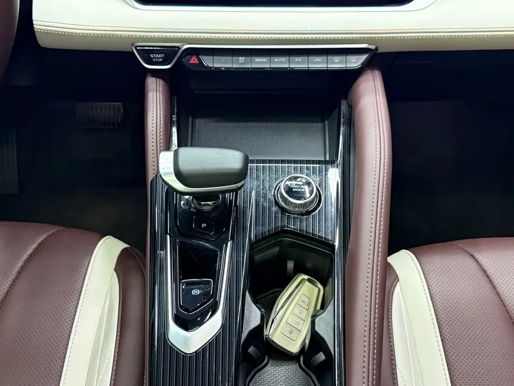 Geely Xingyue L — миниатюра 16