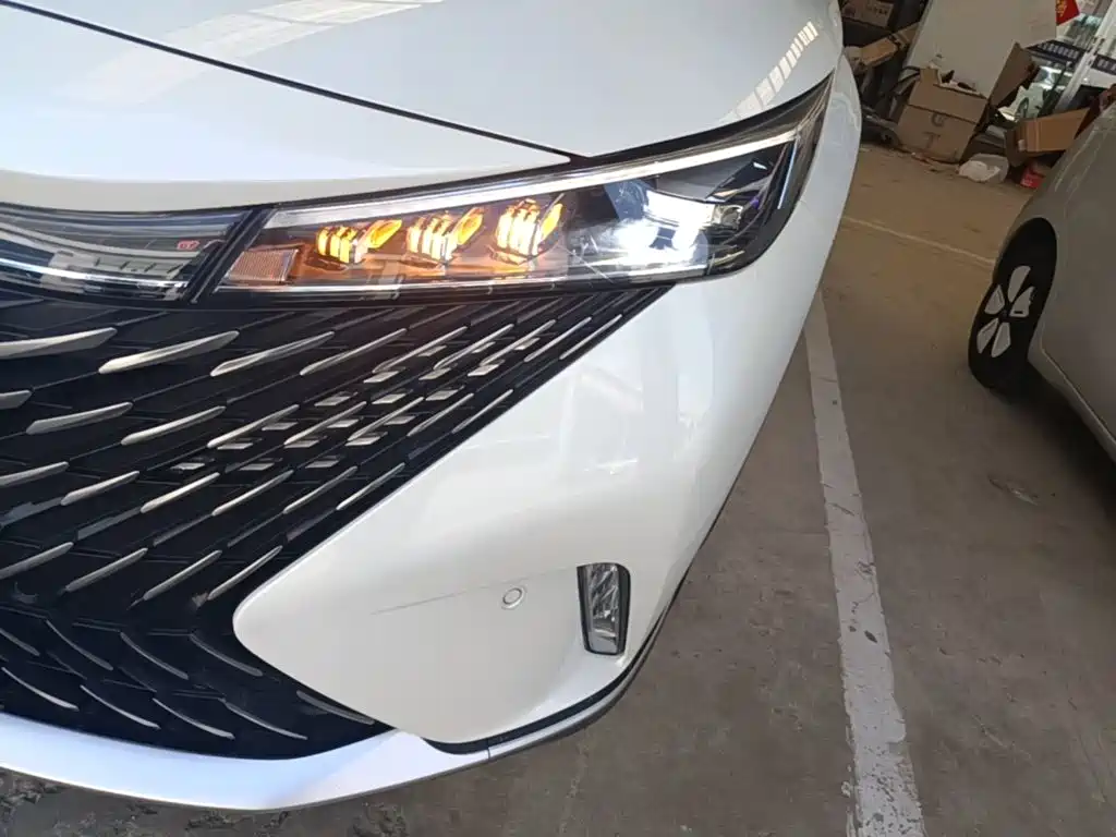 Roewe RX5 — миниатюра 24