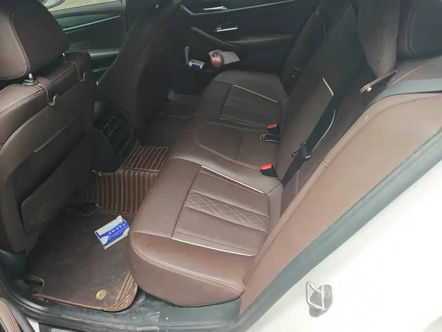 BMW 5 Series — миниатюра 11