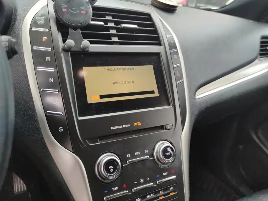 Lincoln MKC — миниатюра 13