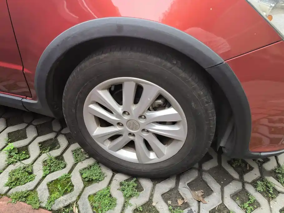 Suzuki SX4 — миниатюра 6