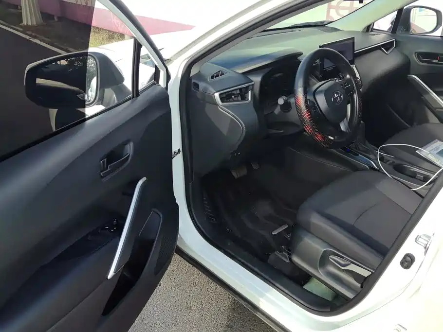 Toyota Corolla Cross — миниатюра 7