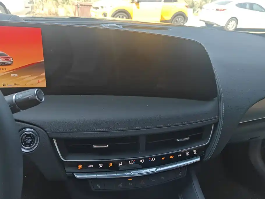 Cadillac CT5 — миниатюра 13