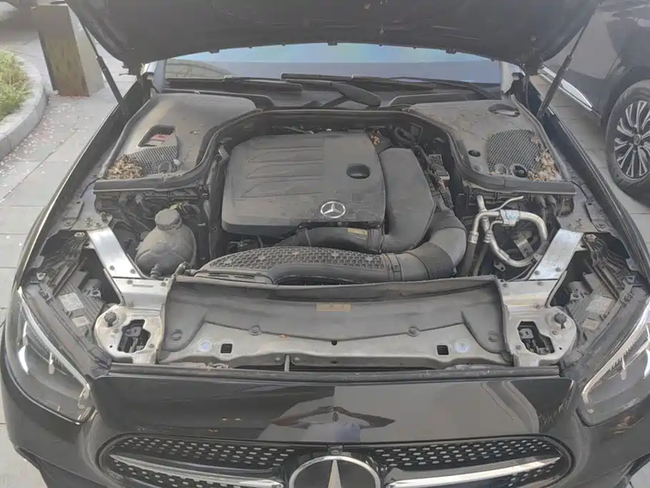 Mercedes-Benz E-Class — миниатюра 10