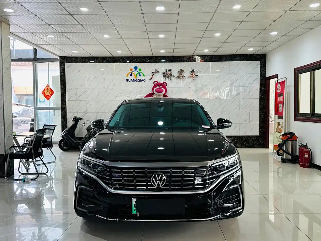 Volkswagen 帕萨特插电混动 — миниатюра 2