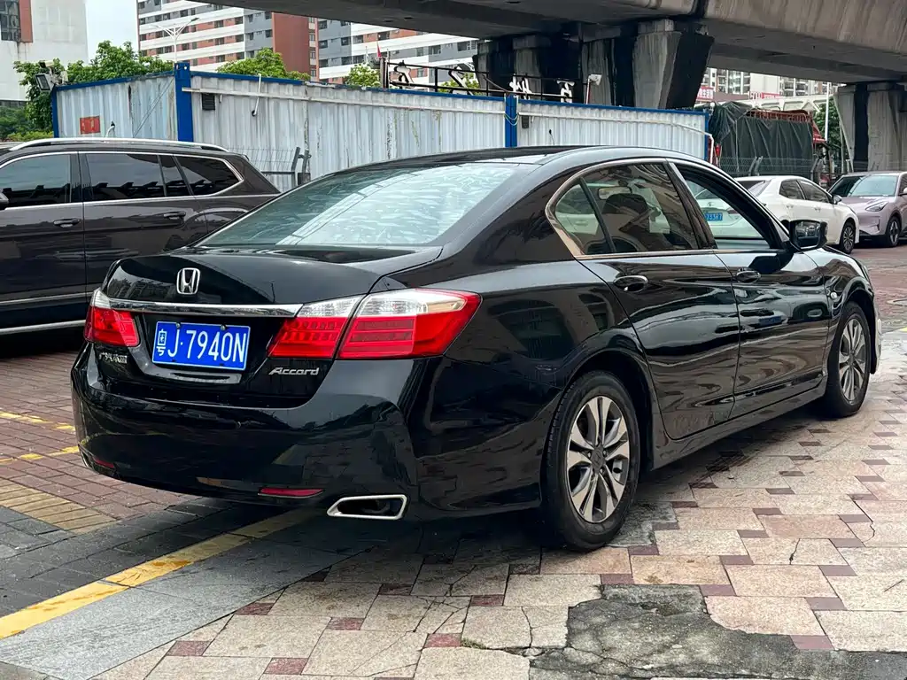 Honda Accord — миниатюра 4