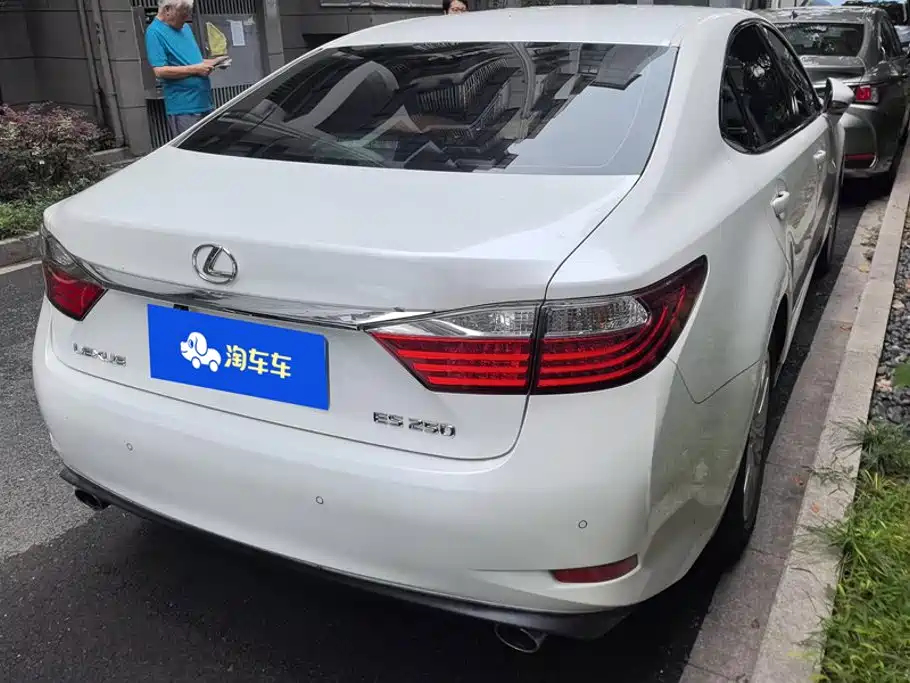 Lexus ES — миниатюра 3