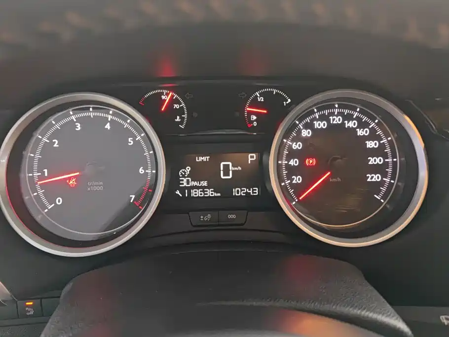 Peugeot 408 — миниатюра 14