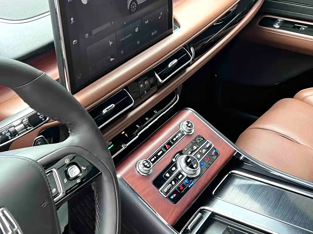 Lincoln Aviator — миниатюра 4