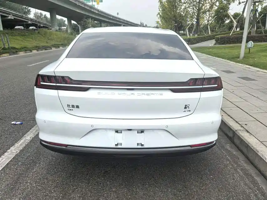 BYD Han — миниатюра 2