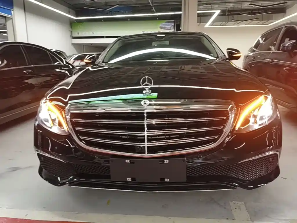Mercedes-Benz E-Class — миниатюра 3