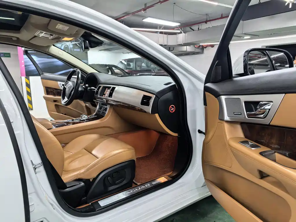 Jaguar XF — миниатюра 9