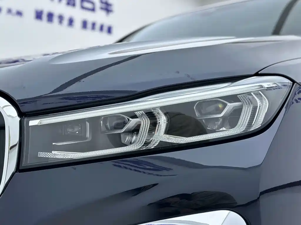 BMW 7 Series — миниатюра 7
