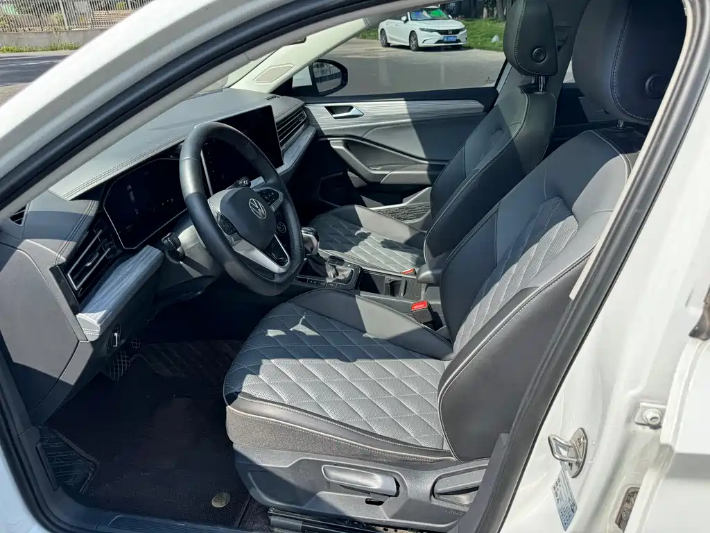 Volkswagen Sagitar — миниатюра 4
