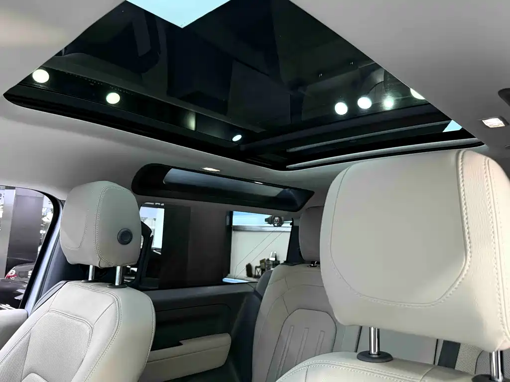 Land Rover Defender — миниатюра 19