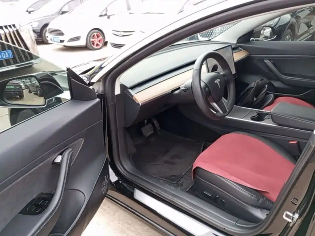 Tesla Model 3 — миниатюра 16