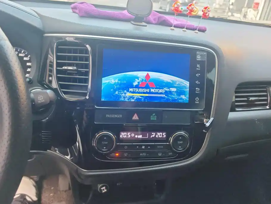 Mitsubishi Outlander — миниатюра 13