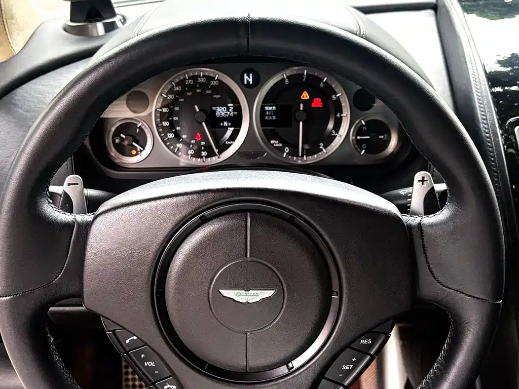 Aston Martin V8 Vantage — миниатюра 5
