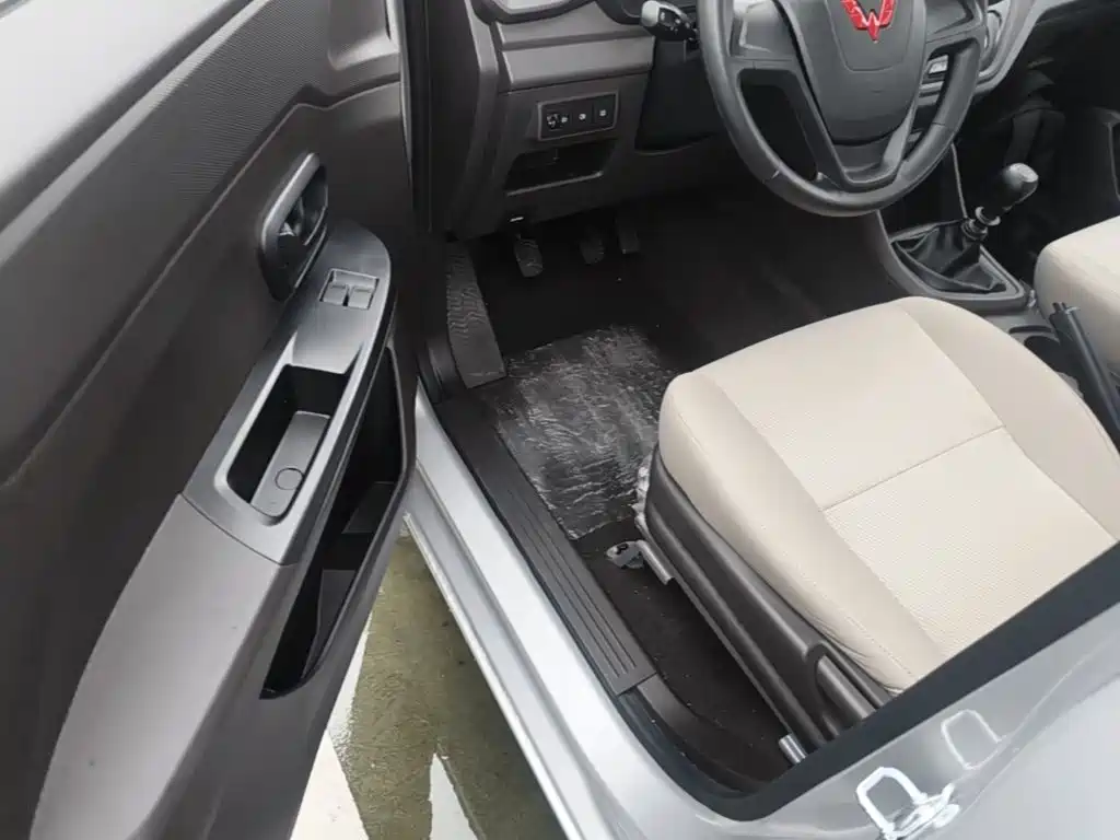 Wuling Hongguang V — миниатюра 16
