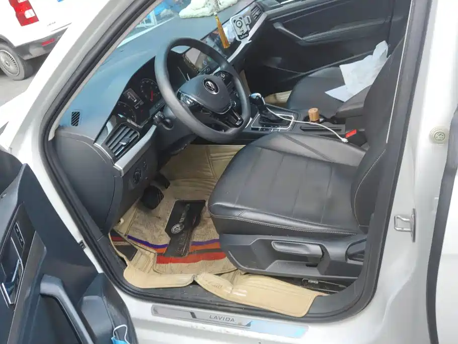 Volkswagen Lavida — миниатюра 9
