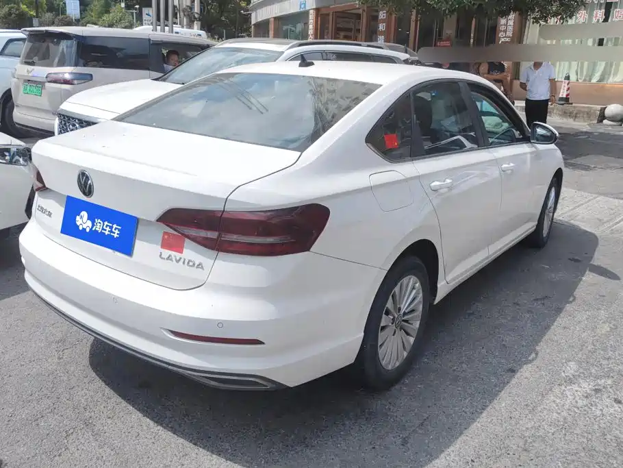 Volkswagen Lavida — миниатюра 3