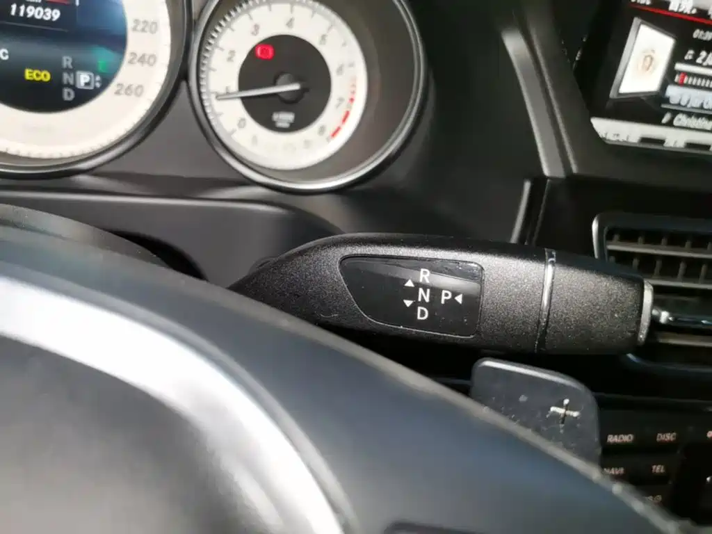 Mercedes-Benz E-Class — миниатюра 14