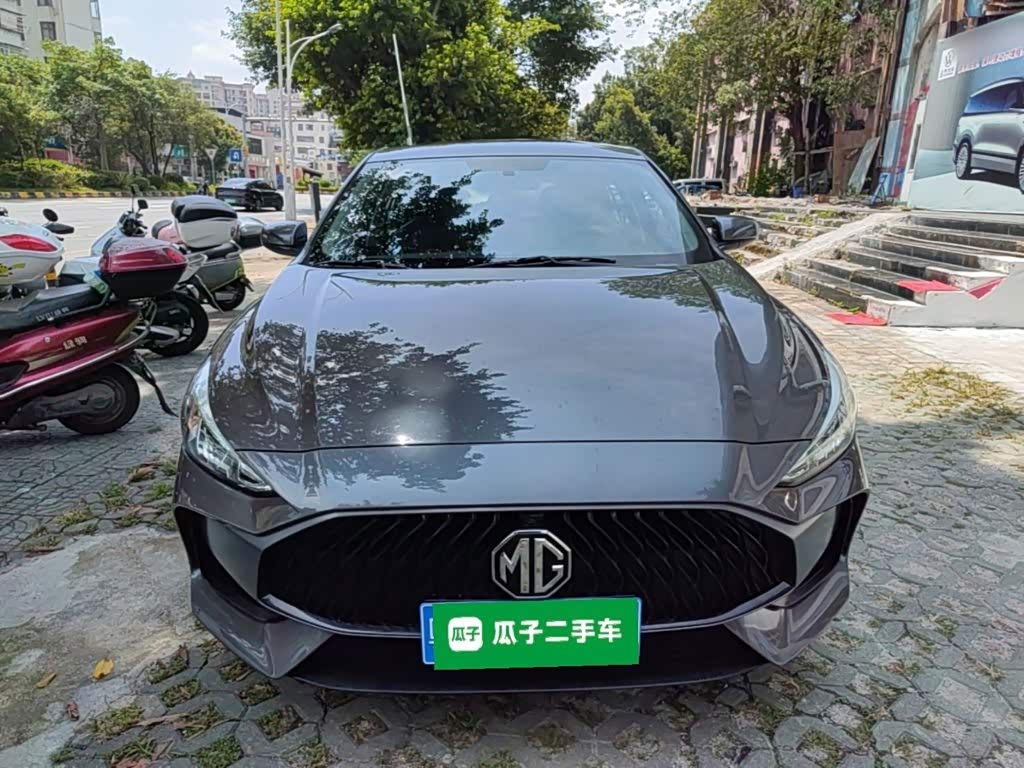 MG MG5 1.5 л 2023 г. Серебристо-серый, пробег 37800 км
