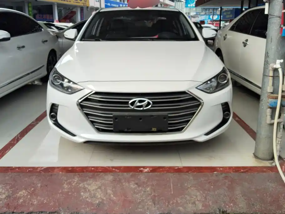 Hyundai Elantra — миниатюра 2