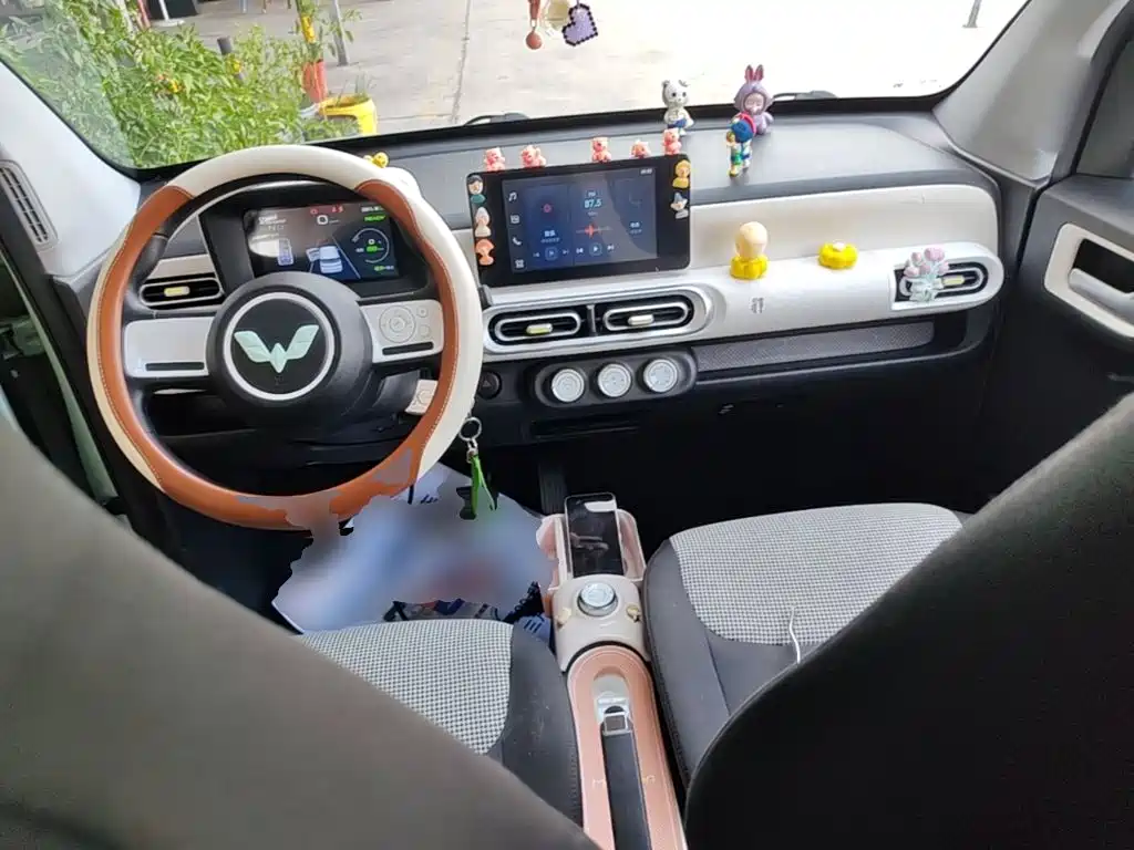Wuling MINIEV — миниатюра 10