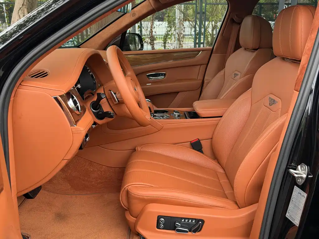 Bentley Bentayga — миниатюра 10