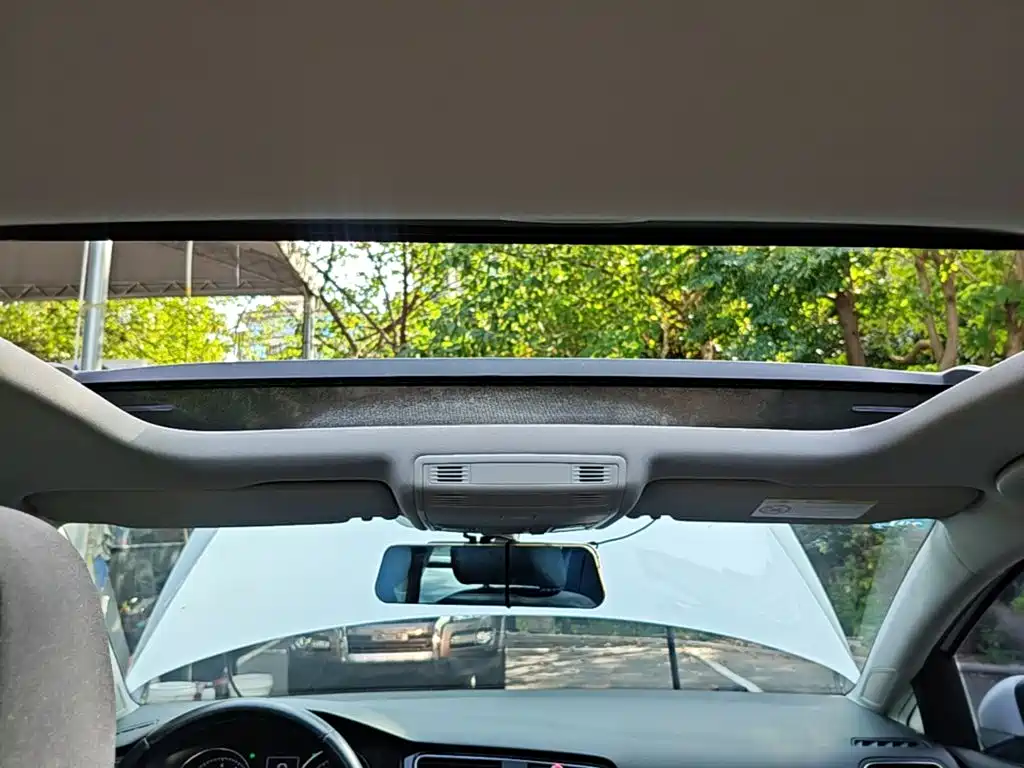 Volkswagen Golf — миниатюра 18