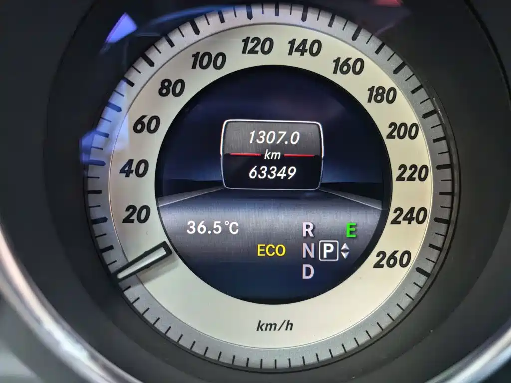 Mercedes-Benz E-Class (Import) — миниатюра 12