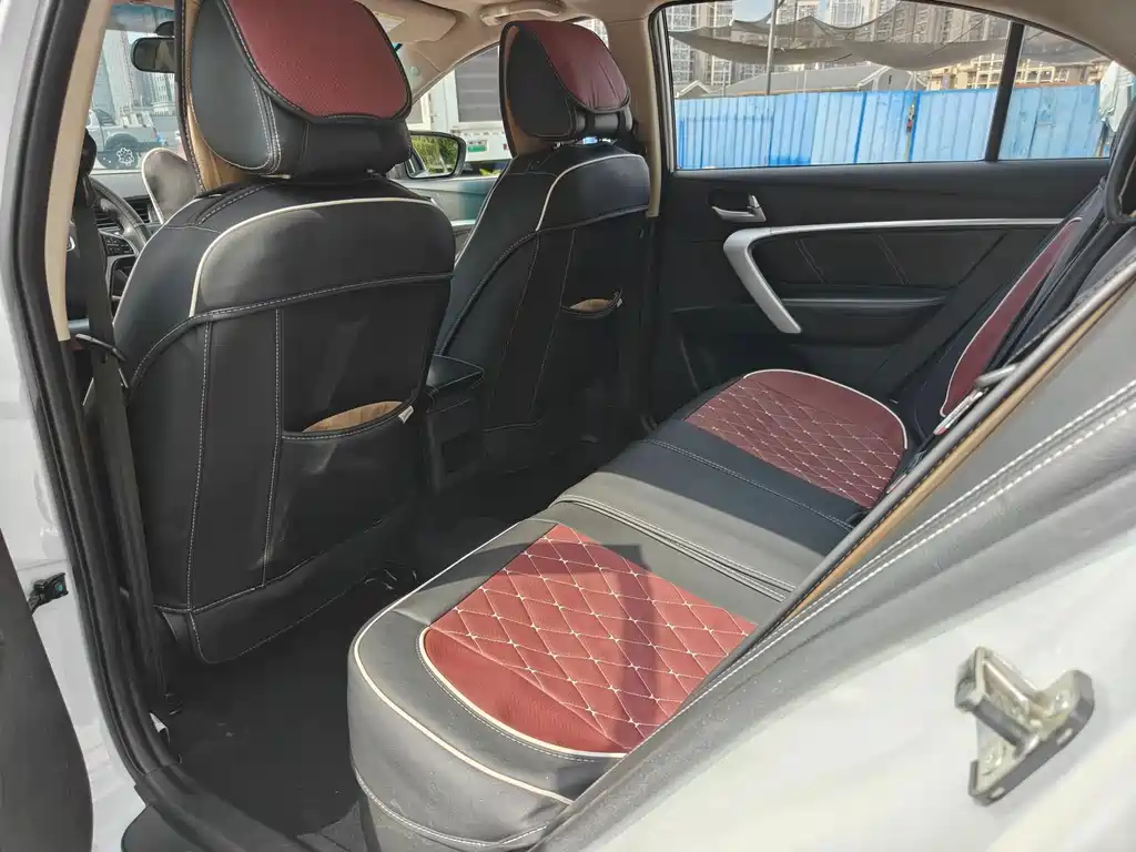 Geely Emgrand — миниатюра 5